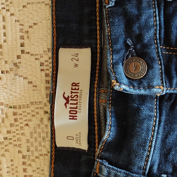 Hollister Shorts - Picture 2 of 4